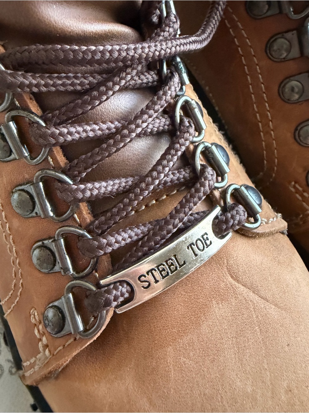 Women’s Brown Steel-Toe Work Boots - Picture 4 of 5